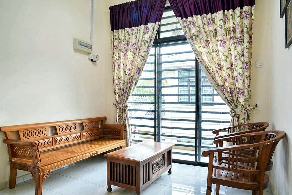 Keluarga di banglo